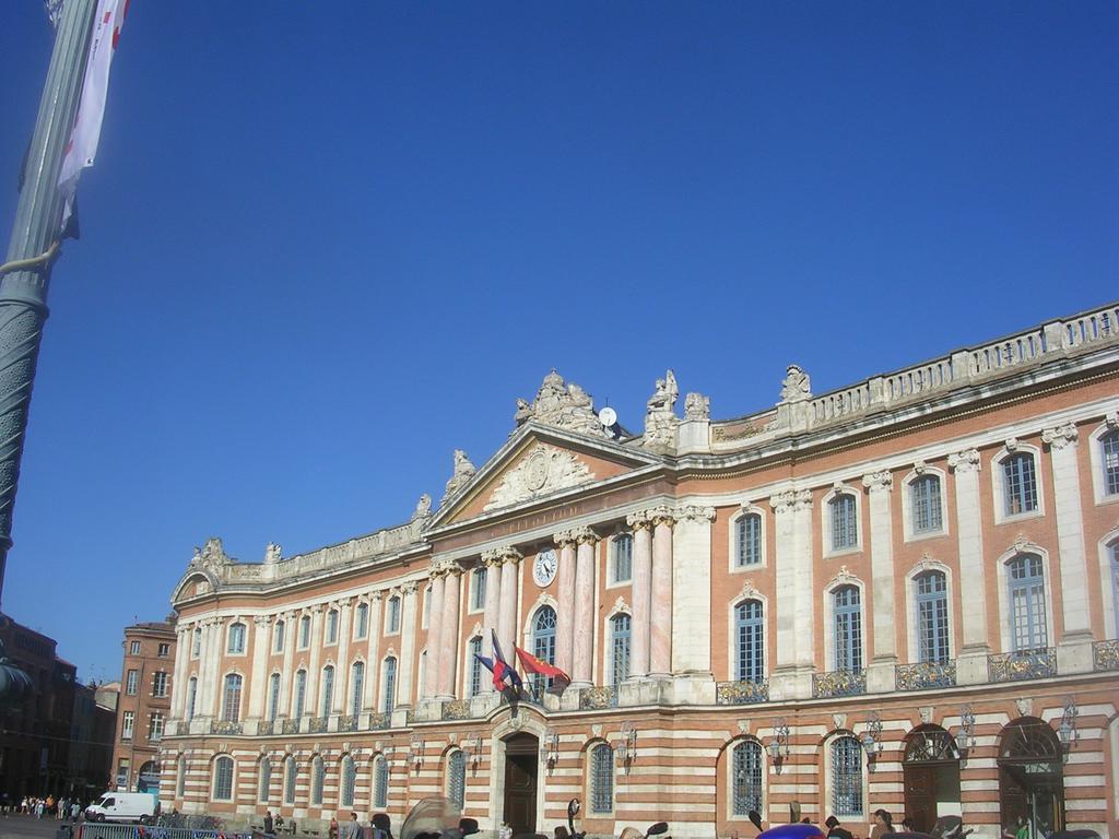 Hotel Ours Blanc - Victor Hugo Toulouse Exterior foto